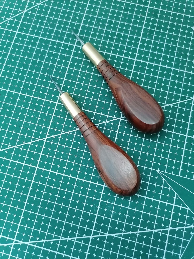 (Custom) Triangle Awl