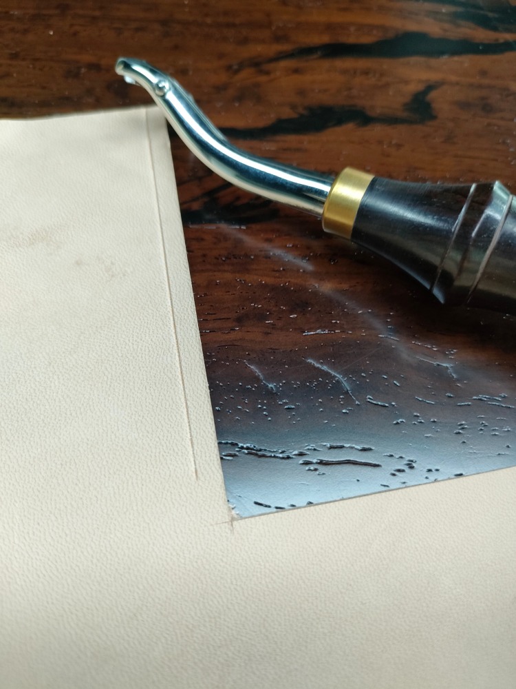 Adjustable Edge Creaser