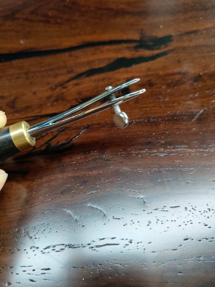 Adjustable Edge Creaser