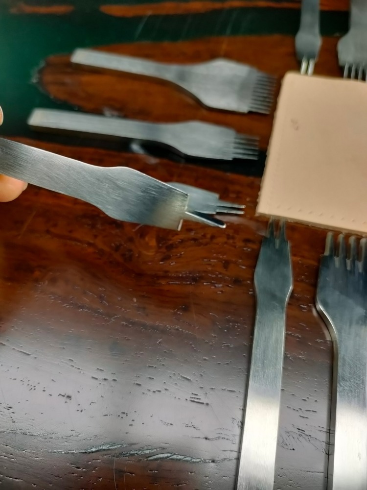 KL Basic Pricking Iron (French Style)