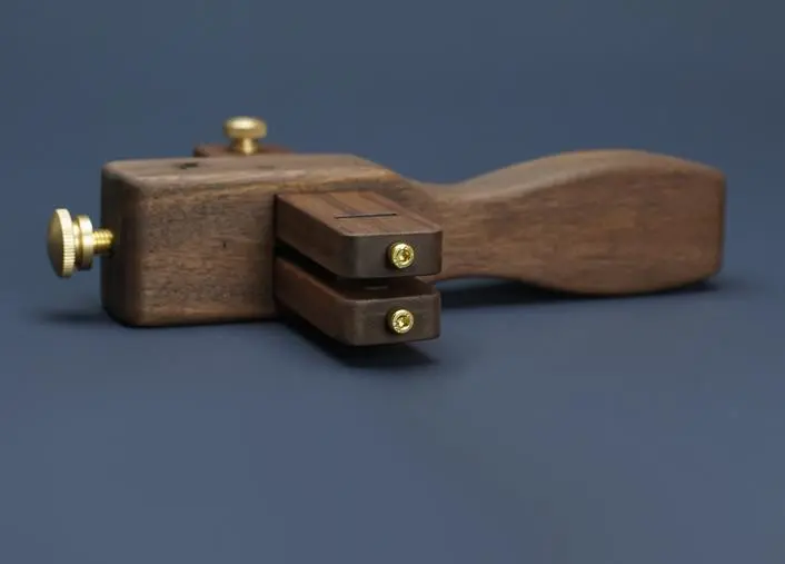Premium Walnut Strap Cutter