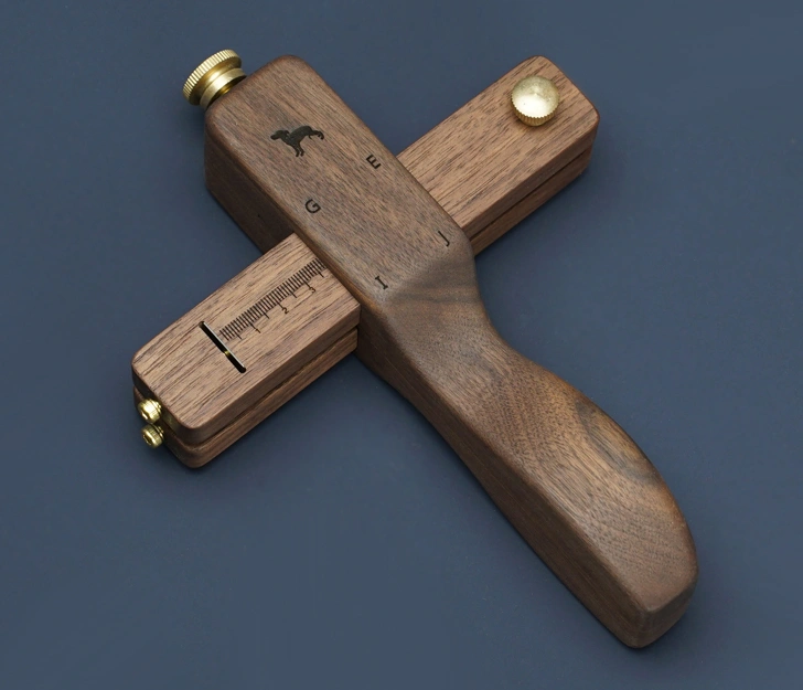 Premium Walnut Strap Cutter