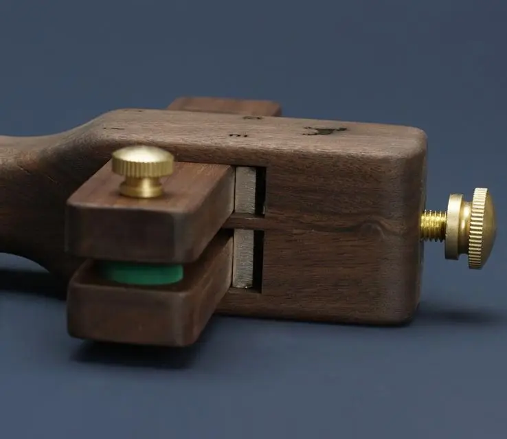 Premium Walnut Strap Cutter