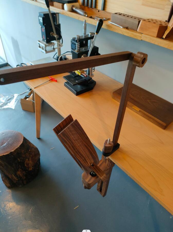 Universal Liftable Stitching Clamp