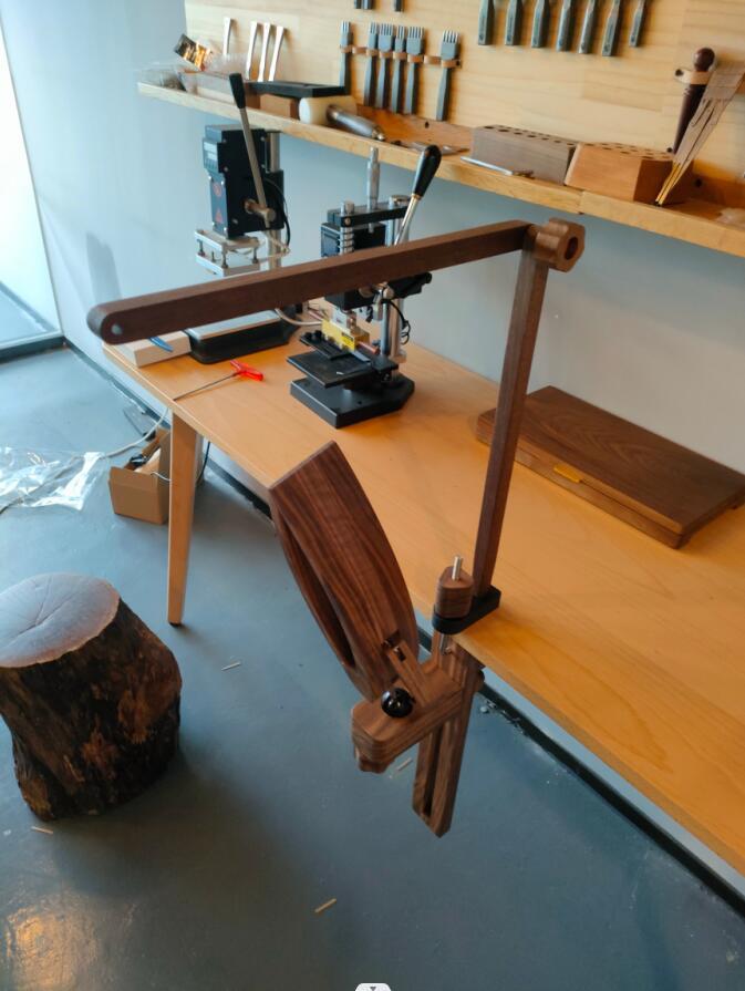 Universal Liftable Stitching Clamp