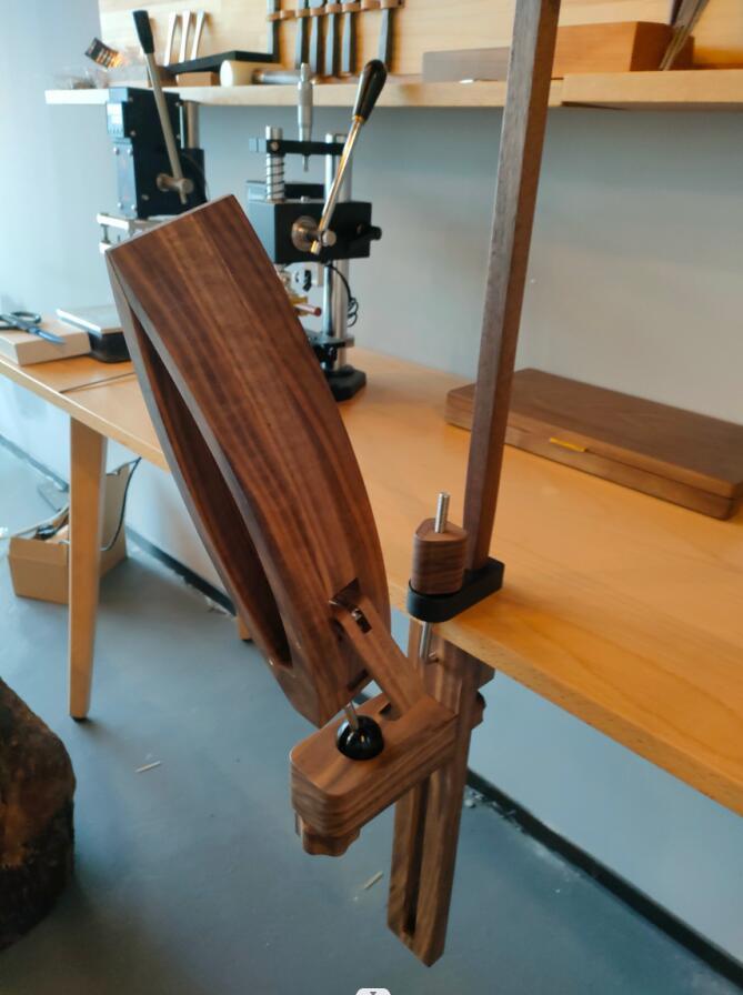 Universal Liftable Stitching Clamp
