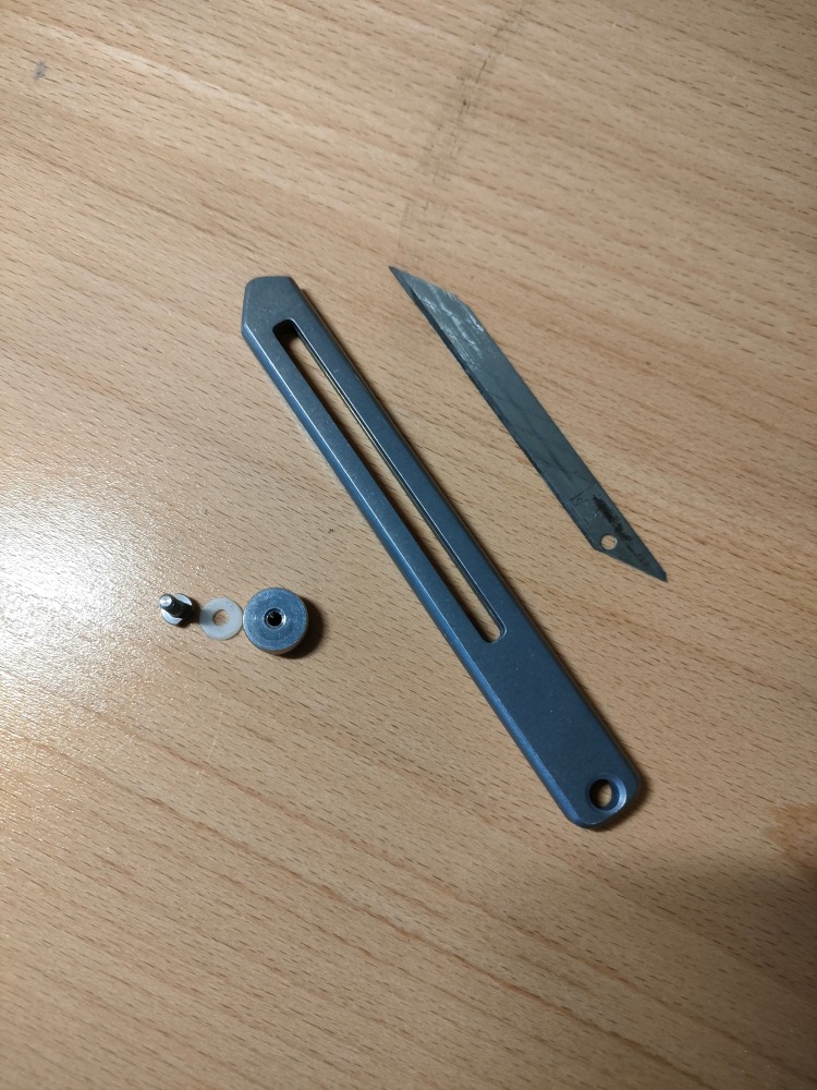 Stainless steel Utility Knife (9mm Blade)