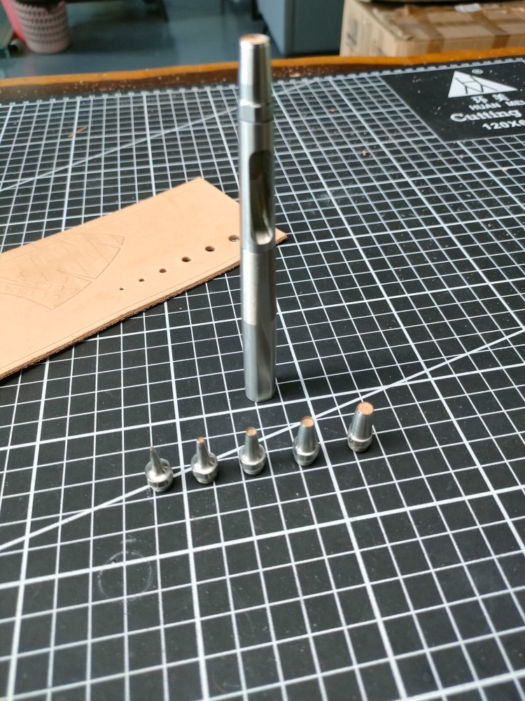 Interchangeable round hole punch(1-6mm)