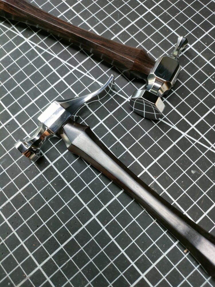 Premium thread hammer