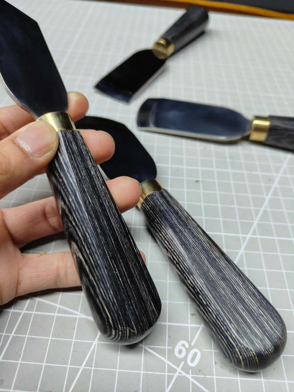 Skiving knife set