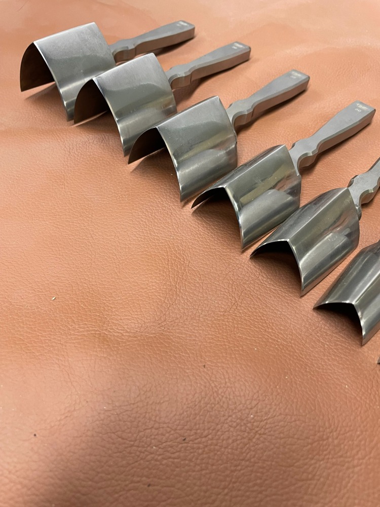 KL New belt punch V shape