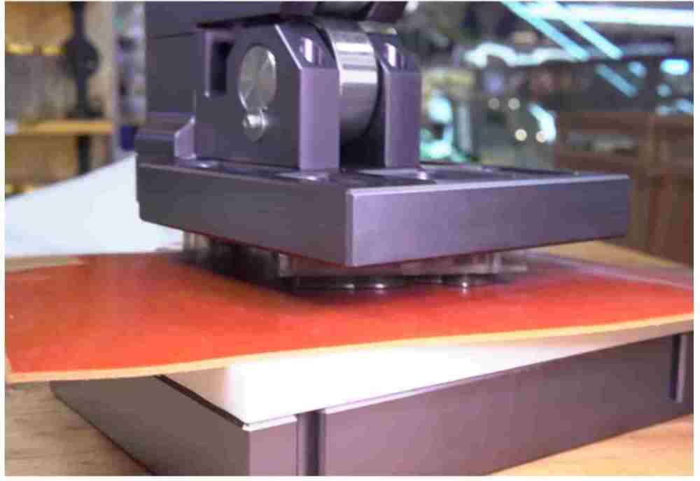 Heavy duty click press machine for leather dies