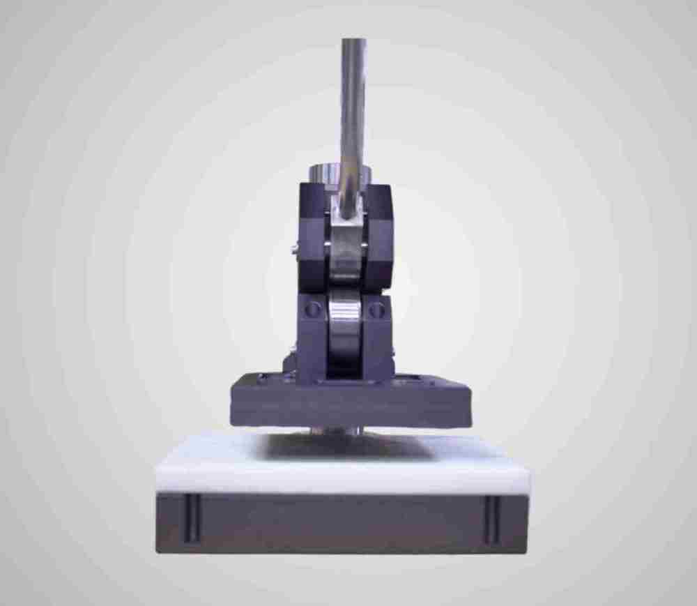 Heavy duty click press machine for leather dies