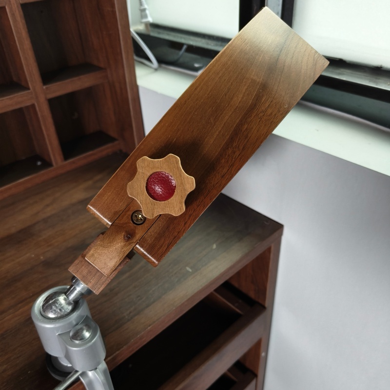 Small black walnut universe stitching pony