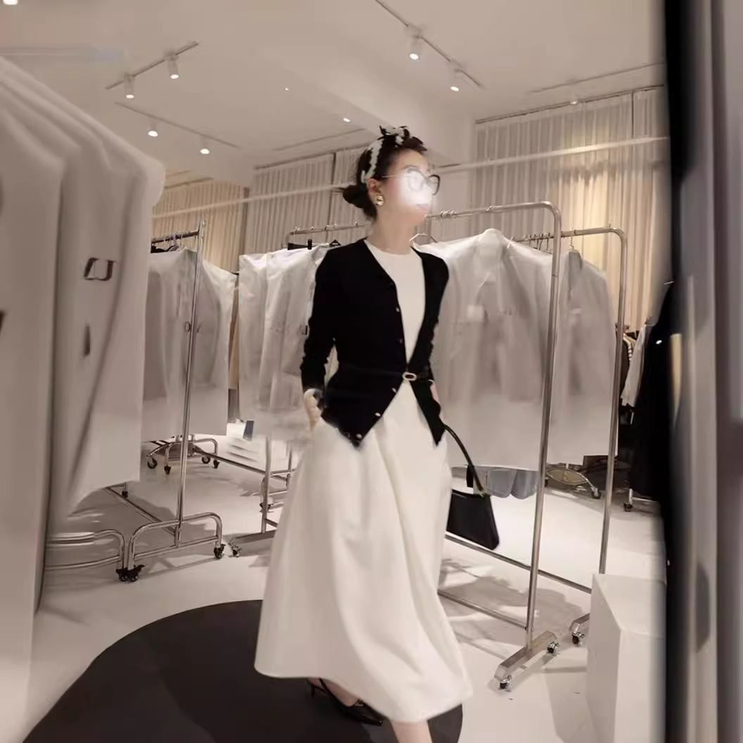 Sleeveless White Color Long Bubble Hem Fit&Flare Midi Dress