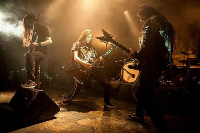 Distressed Streetwear T-Shirt – Post-Apocalyptic Metalcore Long Sleeve Tee for Men