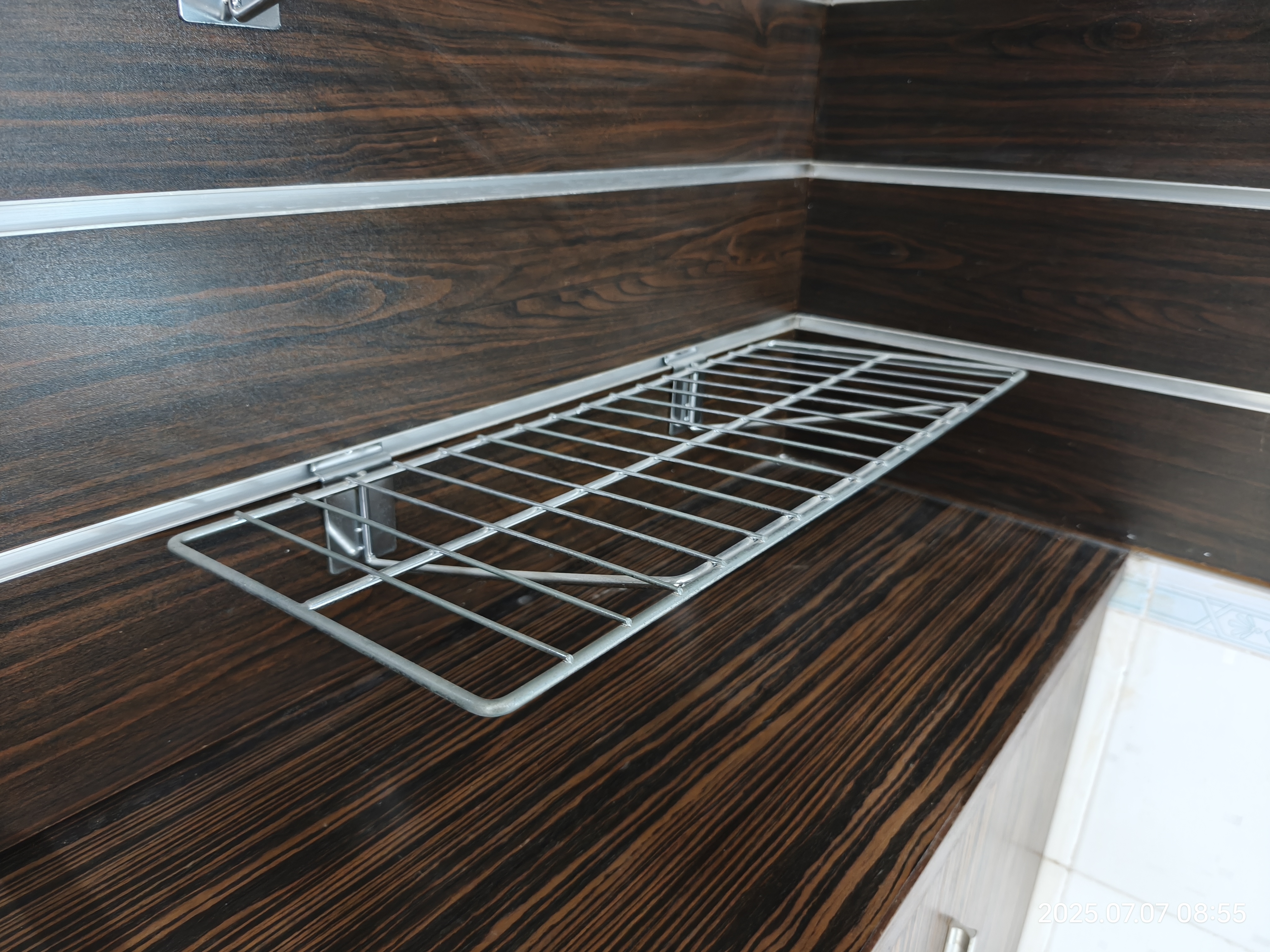 Slatwall Chrome Metal Flat Wire Shelf 600x300mm