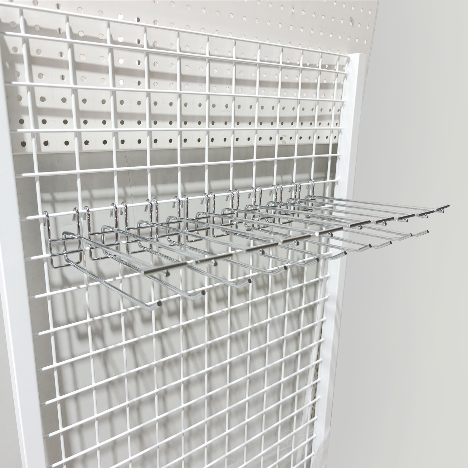 Chrome Plated Grid Wire Mesh Single Prong Display Hook With Price Holder