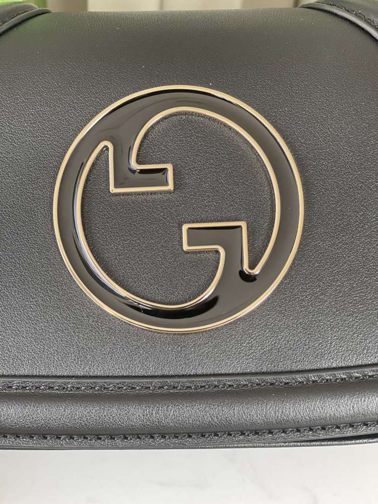 815711