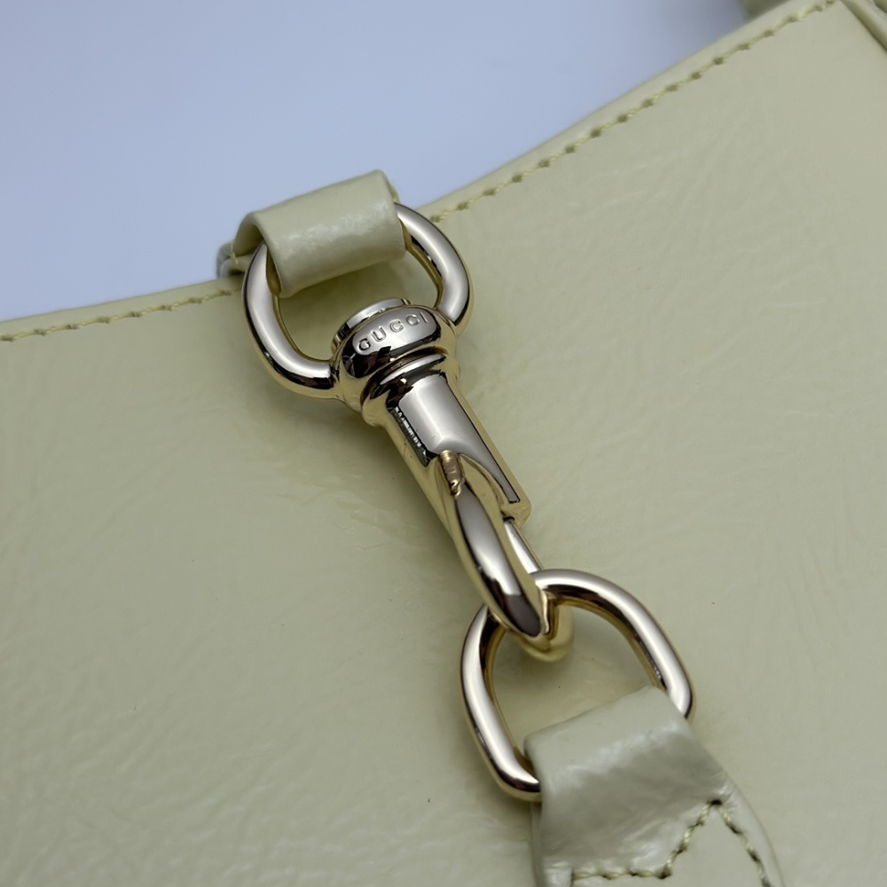 782889