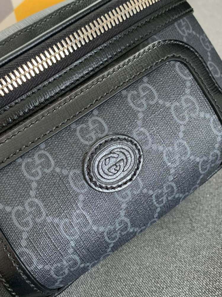 682933