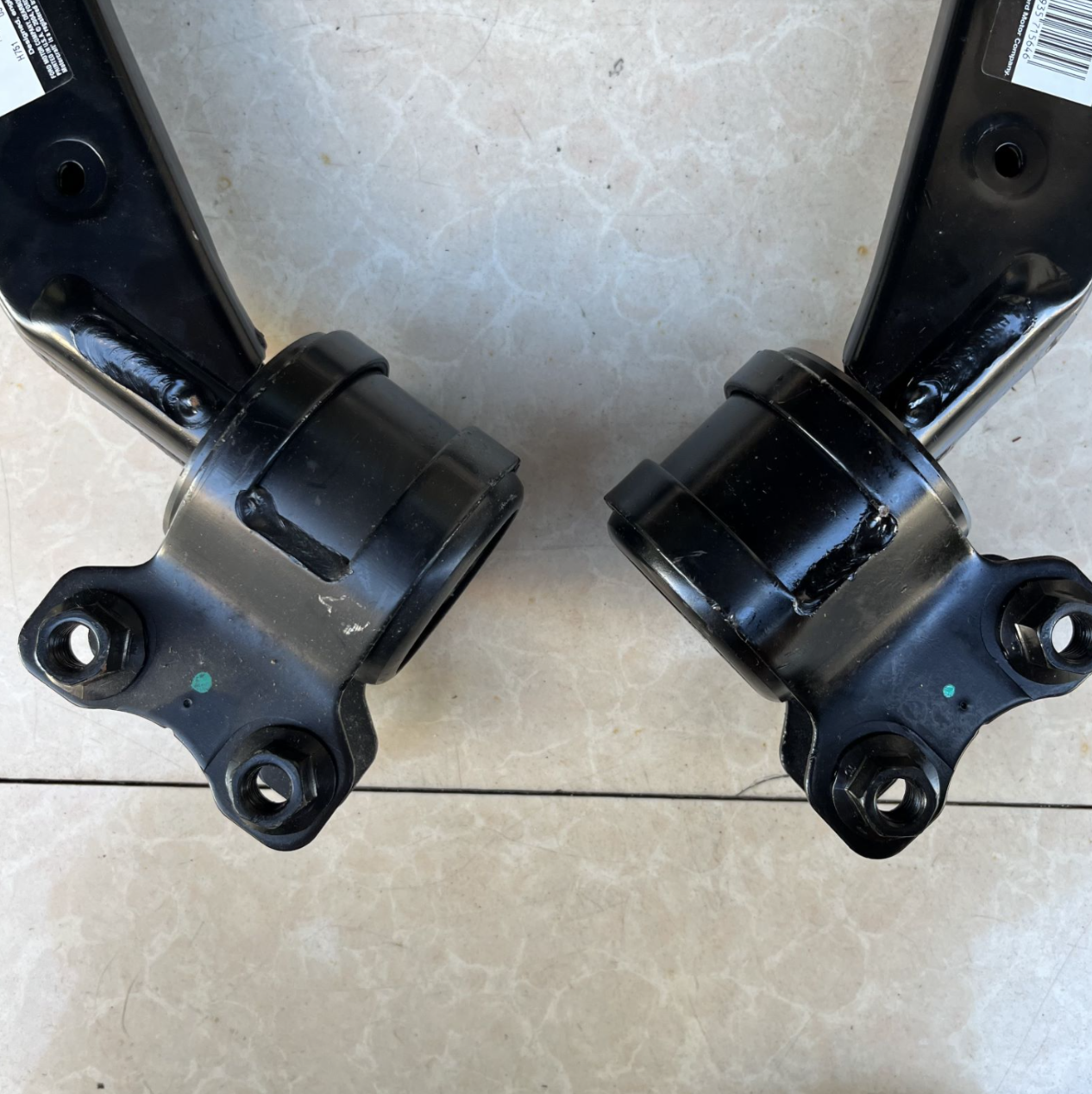6M5D-3A423-AC 6M5D-3A424-AC 1 SET 2 PCS FORD FOCUS 2005-2012 FORD FRONT SUSPENSION ARM GENUINE PARTS