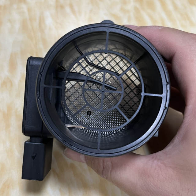 GENUINE PARTS 2816425000 MASS AIR FLOW SENSOR HYUNDAI 03-10 ELANTRA 06-08 SONATA 03-08 TIBURON 2.0L 28164-25000