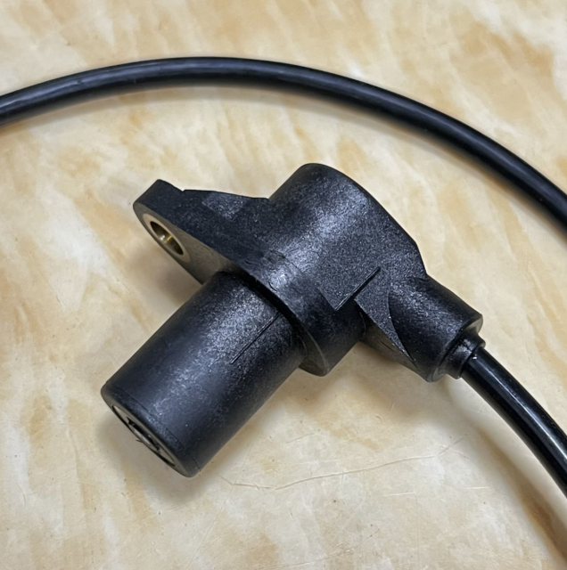 GENUINE PARTS CRANKSHAFT POSITION SENSOR 39650-42140 FIAT KIA HYUNDAI 0261210115 7756925 3965042140 SEB417