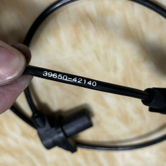 GENUINE PARTS CRANKSHAFT POSITION SENSOR 39650-42140 FIAT KIA HYUNDAI 0261210115 7756925 3965042140 SEB417