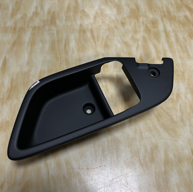 BRAND NEW GENUINE FRONT DOOR INSIDE HANDLE CATCH COVER 82611-2C000,82621-2C000 HYUNDAI TIBURON COUPE 2003-2008