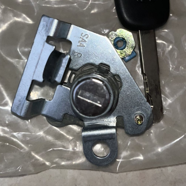 HONDA FIT GENUINE PARTS 72145-SEL-T01 RH RIGHT DOOR LOCK KEY 72145SELT01