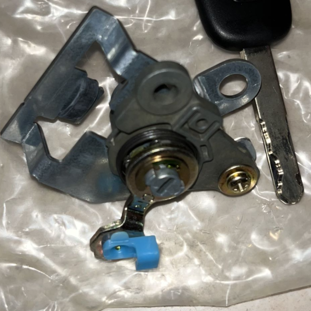 HONDA FIT GENUINE PARTS 72145-SEL-T01 RH RIGHT DOOR LOCK KEY 72145SELT01