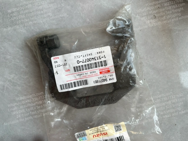 ISUZU FVR FVZ FSR FRR CLUTCH SHAFT FORK 1-31340077-0 1313400770