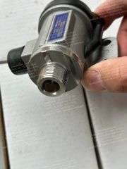 ISUZU GIGA 10PE1 6WF1  AIR CONTROL GOVERNOR 1-48350-058-0 1-48350058-0