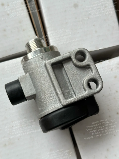 ISUZU GIGA 10PE1 6WF1  AIR CONTROL GOVERNOR 1-48350-058-0 1-48350058-0