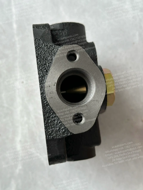 HINO H07D ENGINE AIR COMPRESSOR CYLINDER HEAD