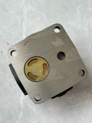 HINO H07D ENGINE AIR COMPRESSOR CYLINDER HEAD