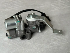 MITSUBISHI FUSO SUPER GREAT FV517 FV515 TRUCK CAB AIR SPRING BALANCE VALVE