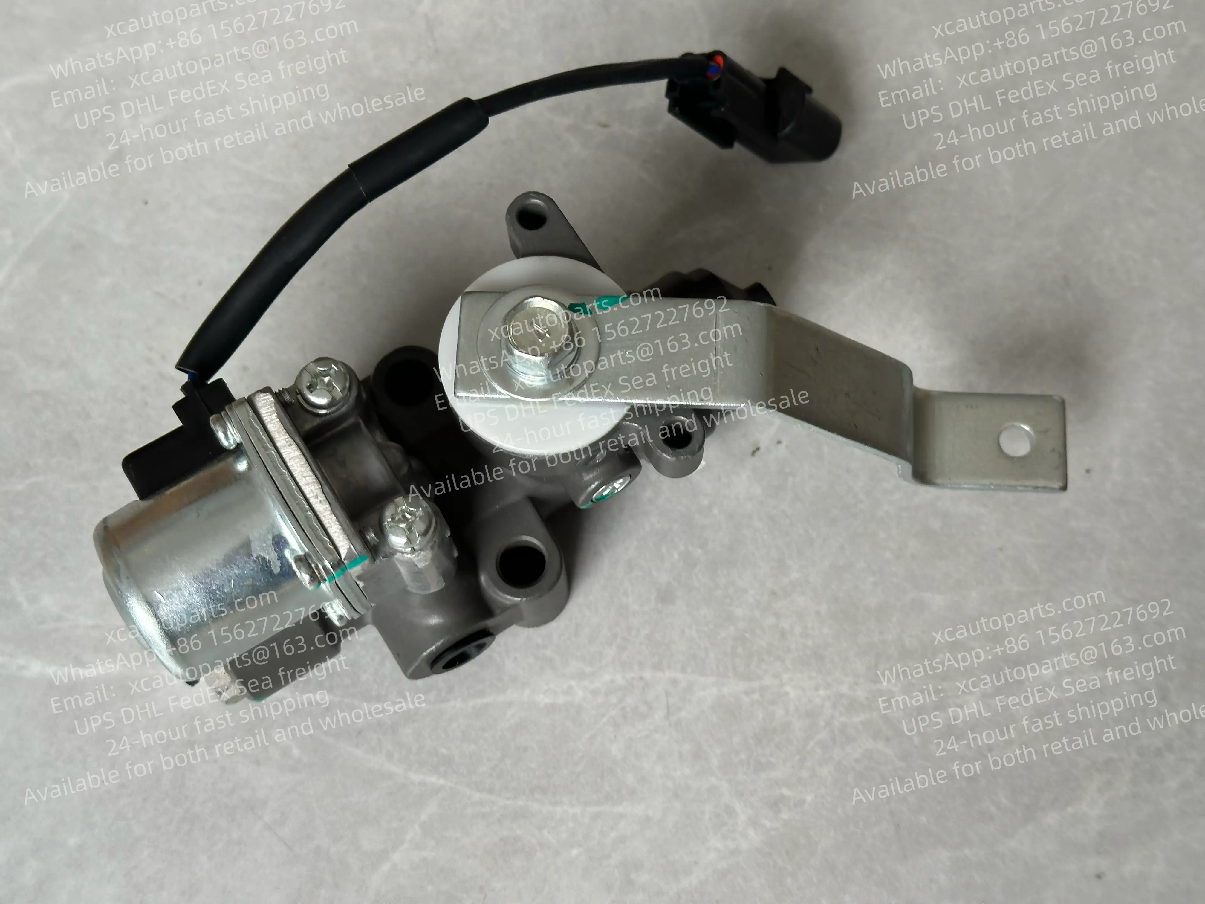 MITSUBISHI FUSO SUPER GREAT FV517 FV515 TRUCK CAB AIR SPRING BALANCE VALVE