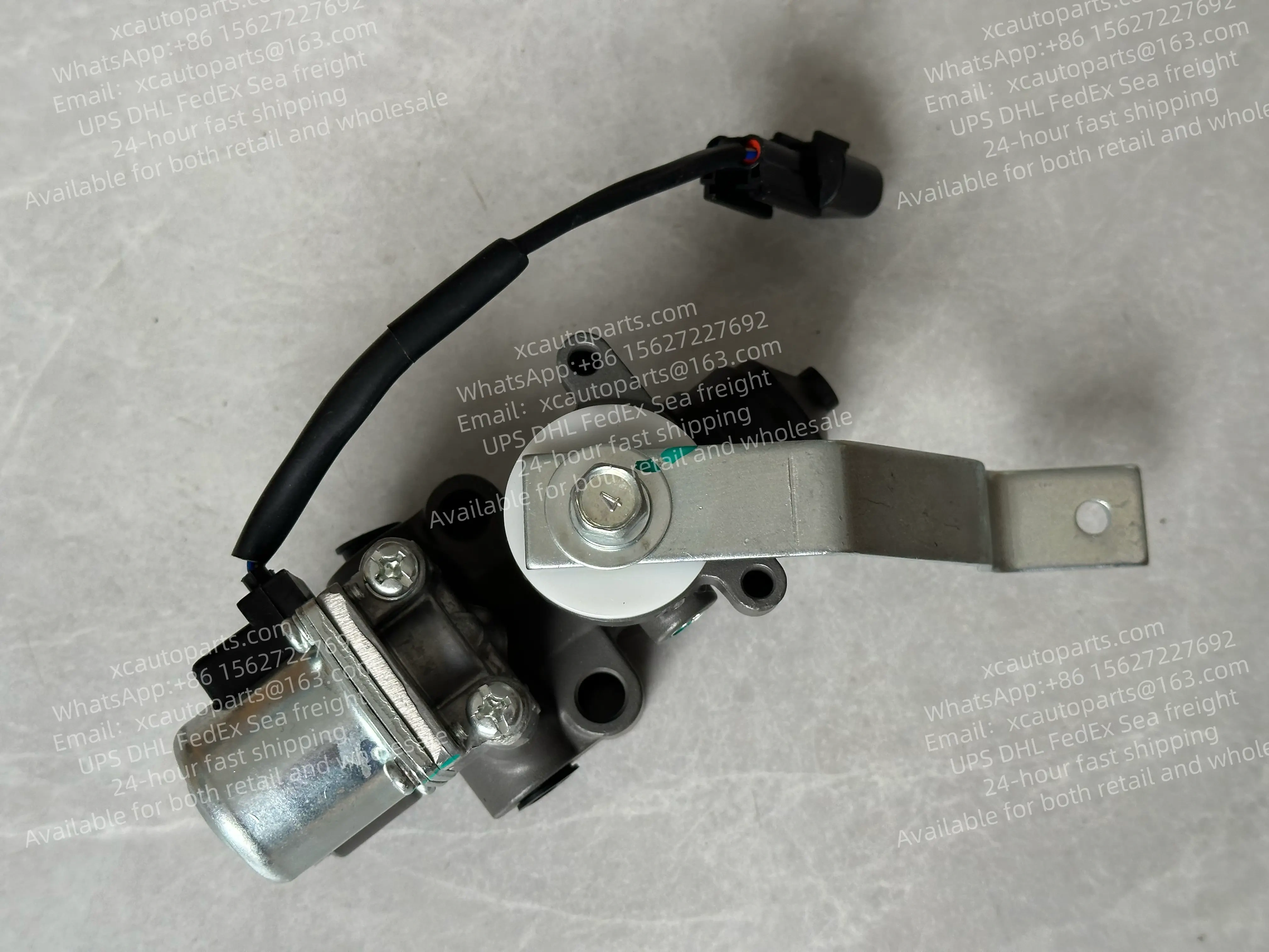 MITSUBISHI FUSO SUPER GREAT FV517 FV515 TRUCK CAB AIR SPRING BALANCE VALVE