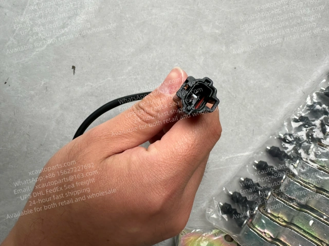  MITSUBISHI FUSO SUPER GREAT TRUCK CAB TILTING CYLINDER SWITCH