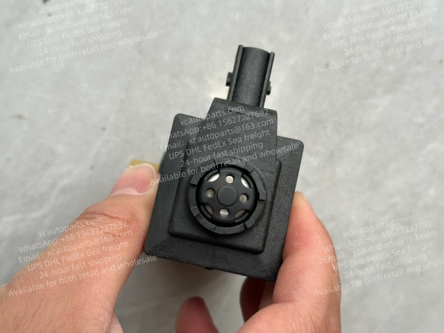  ISUZU GIGA TRUCK SOLENOID VALVE
