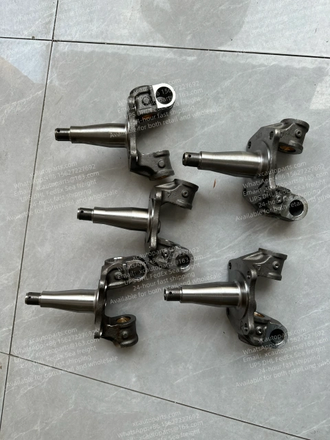 ISUZU ELF TRUCK STEERING KNUCKLE RH