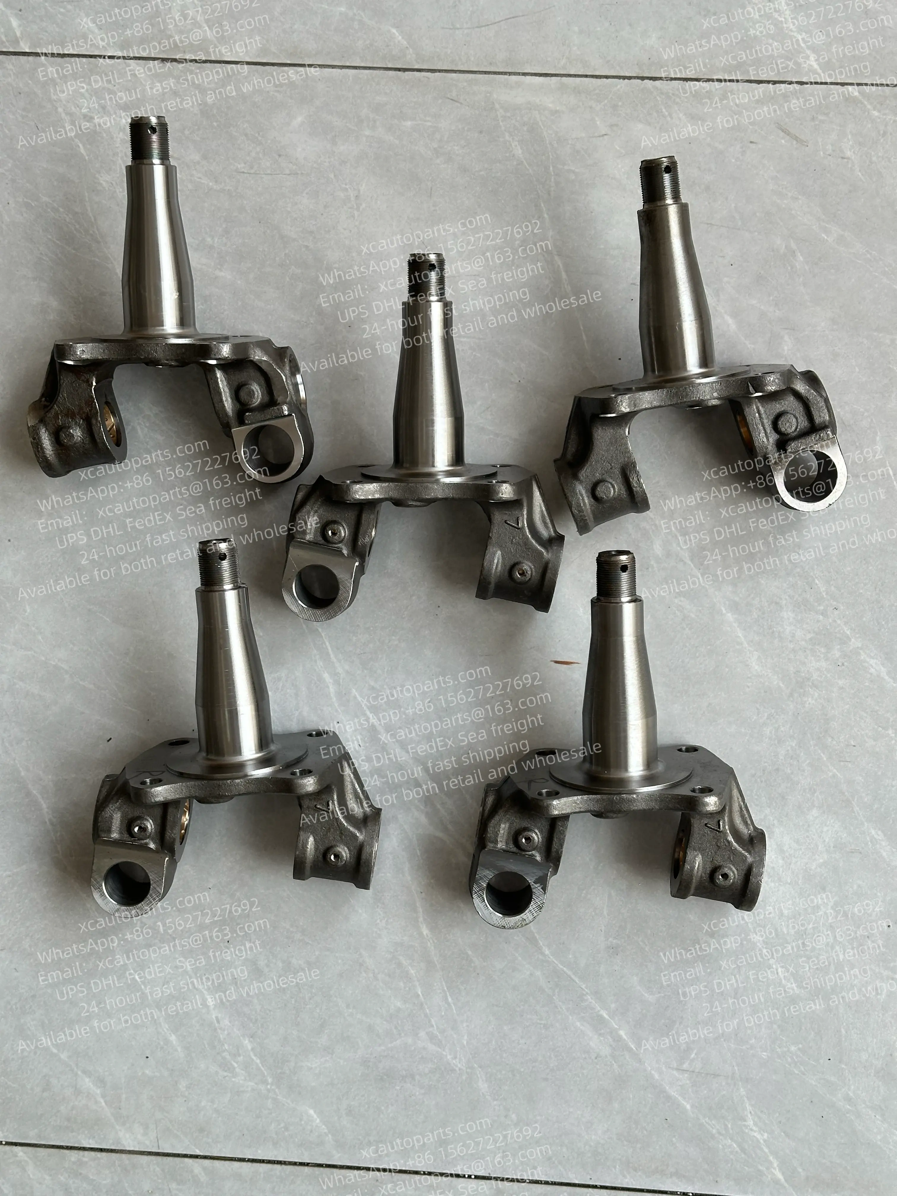ISUZU ELF TRUCK STEERING KNUCKLE RH