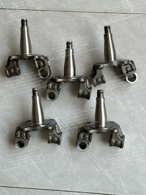 ISUZU ELF TRUCK STEERING KNUCKLE RH