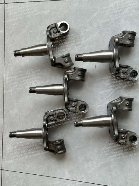 ISUZU ELF TRUCK STEERING KNUCKLE RH