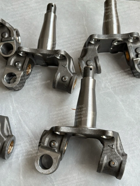 ISUZU ELF TRUCK STEERING KNUCKLE RH