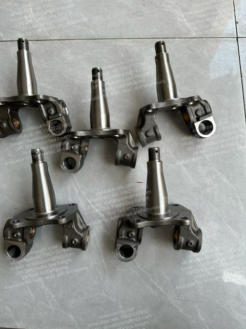 ISUZU ELF TRUCK STEERING KNUCKLE RH