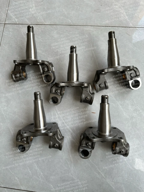 ISUZU ELF TRUCK STEERING KNUCKLE RH