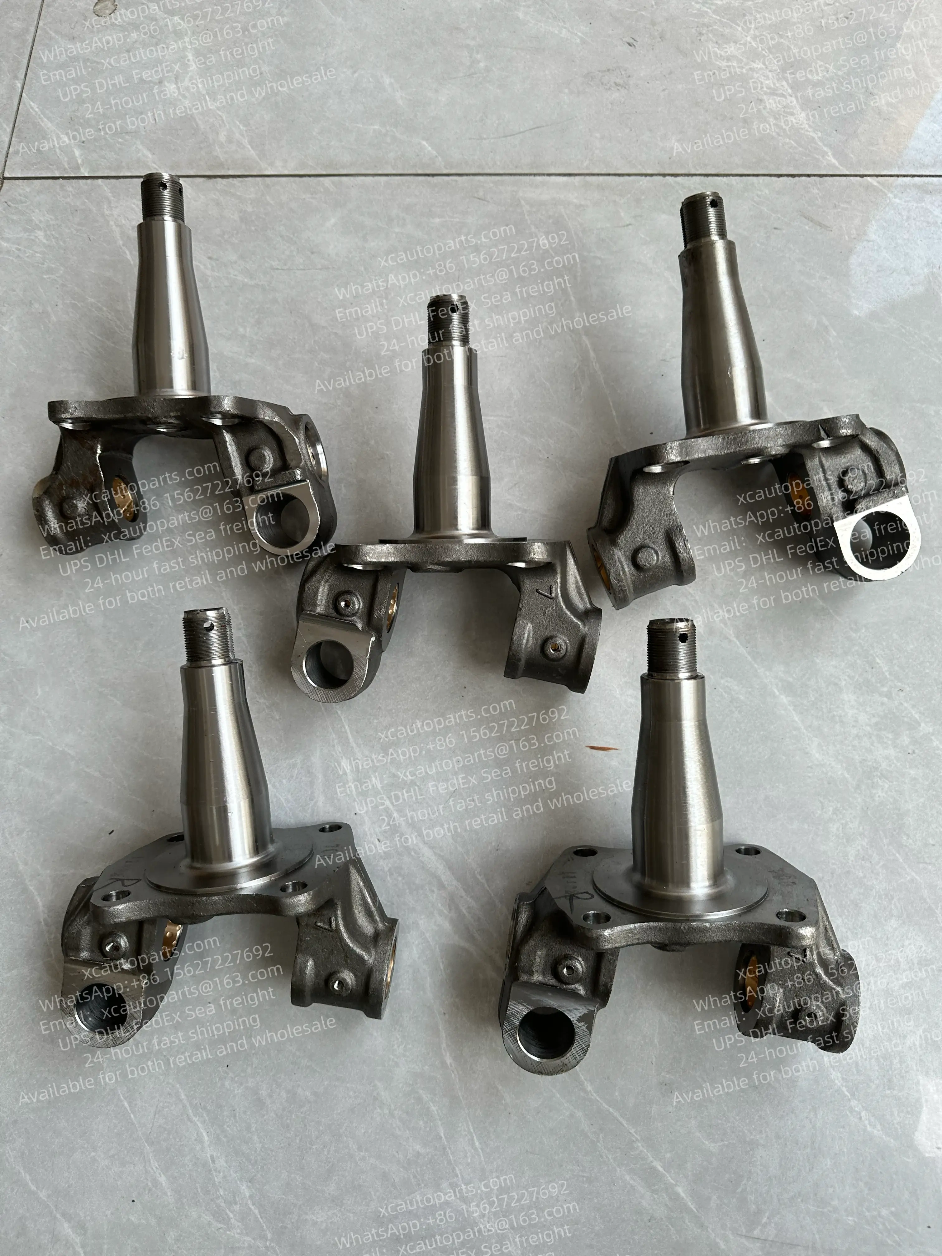ISUZU ELF TRUCK STEERING KNUCKLE RH